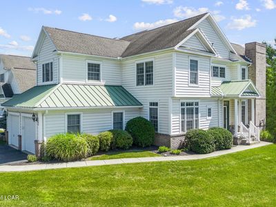 1504 Verne Close