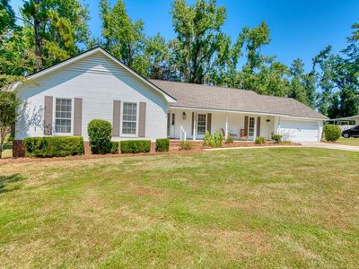 2210 Lakeshore Dr