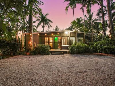 301 SW 14 Way