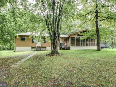 8297 Squires Ln