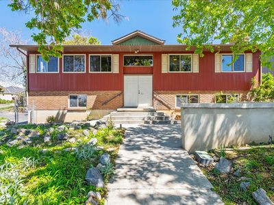 11 S Clark Ln