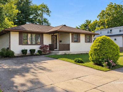 806 Edgewater Ave