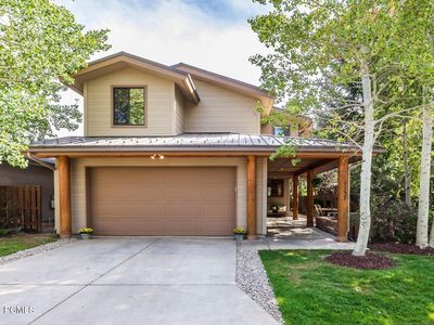 1137 Station Loop Rd