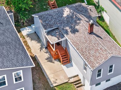 1207 John St