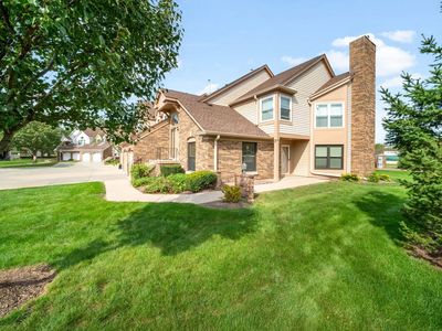 2 Willow Pkwy