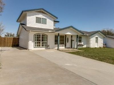 2813 Stanford Dr