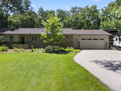 2706 Meadow Glen Rd