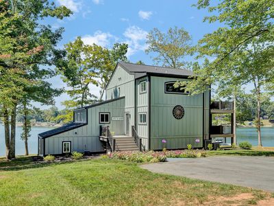 202 Lake Pine Dr