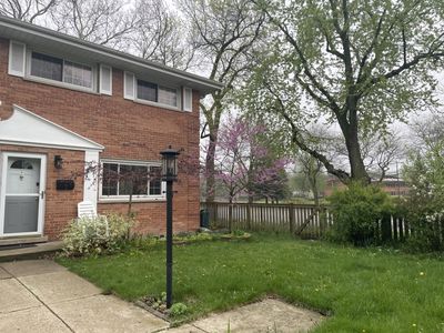 336 Skokie Ct