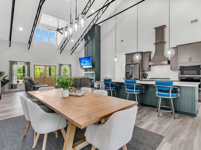 733 Oakridge View Trl