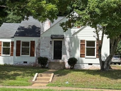 1105 Centerville St
