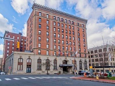 140 Chestnut St APT 319