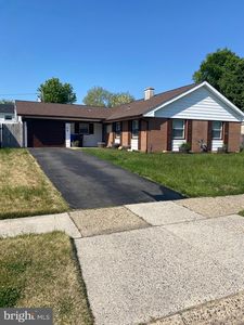 41 Brunswick Ln