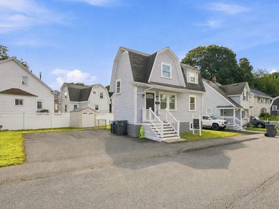 8 Lake St
