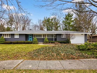 4914 Campau Dr