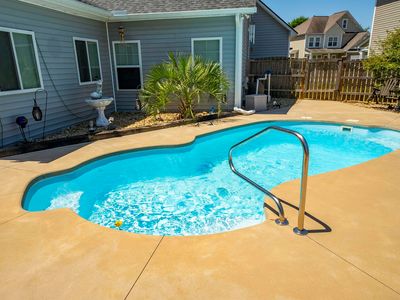 220 Glossy Green Ln