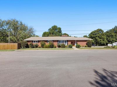 111 Linn Dr