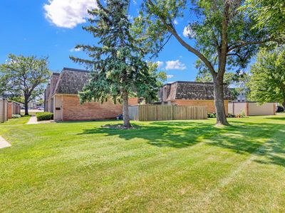 6487 Barrie Rd