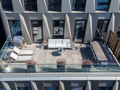 242 Broome St #6C
