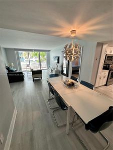 5151 Collins Ave APT 427