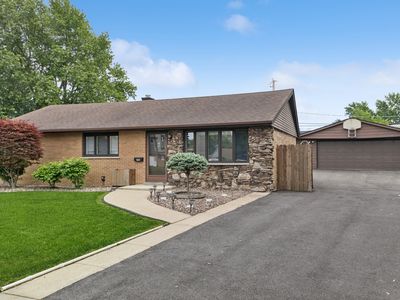6923 Elder Ct