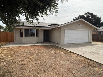 912 S Hinkley Ave