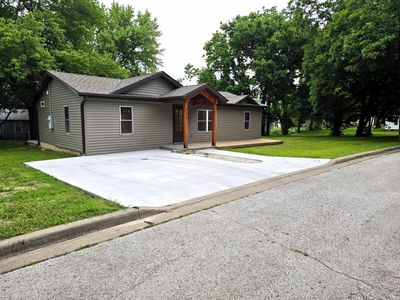717 E Van Buren Street
