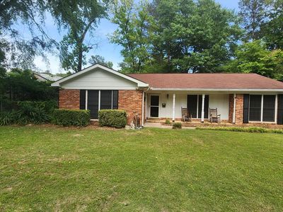 2820 E Lindsay Dr