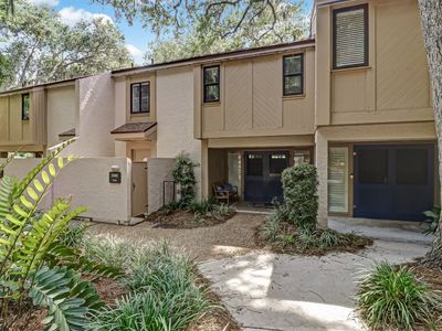 2040 Beach Wood Rd #2040