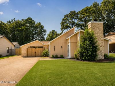 8645 Woodbine Dr