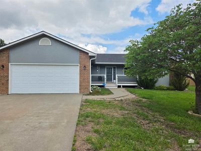 8629 Eagles Landing Cir