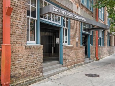 1111 S Peters St APT 106