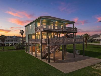 2929 Lakeside Dr