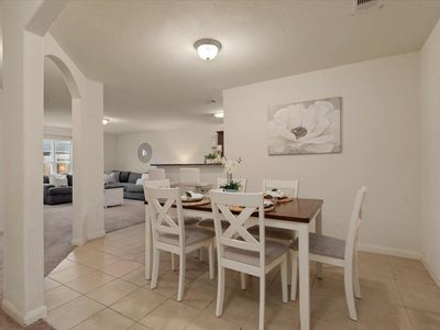 12035 Fairquarter Ln