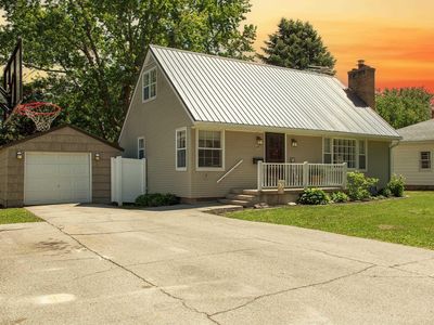 107 Sunset St SW