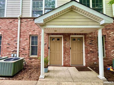 10 Terrace Ave APT 11