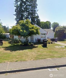 7727 47th Avenue NE