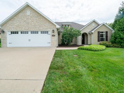 6106 Ivory Ln