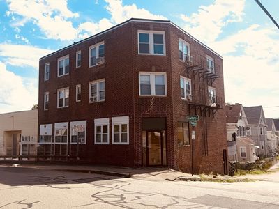 99 Newbury Ave