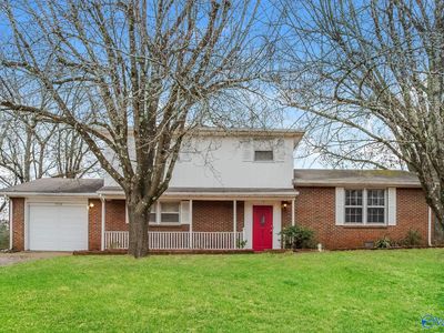 3316 E Helena Dr NW