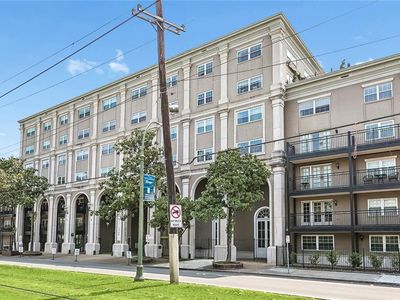 1750 Saint Charles Ave APT 320