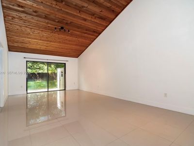 2911 N 33rd Ter