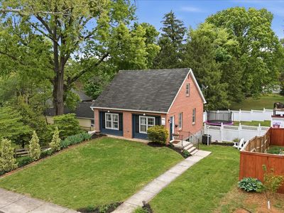 Property at 410 E Hunter St, Charles Town, WV