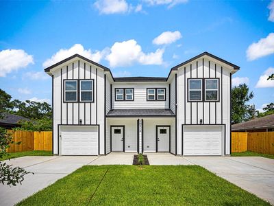 10214 Hollyglen Dr