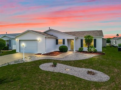 897 LIVINGSTON LOOP