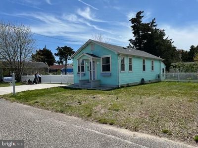 24 W Greenwood Ave