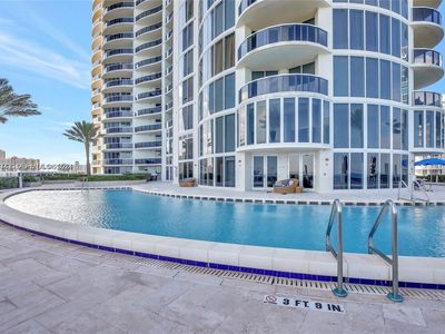 17201 Collins Ave APT 3501