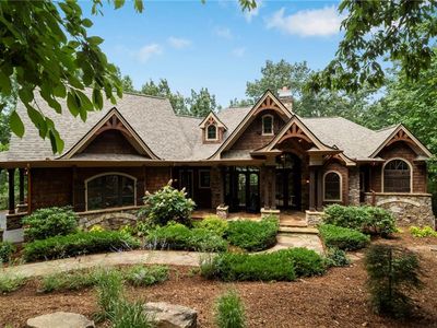 160 Bluestern Dr SE
