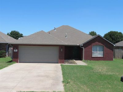 1004 E Emma Ln