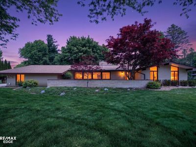 2210 N Sycamore Dr